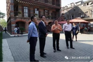 全国文联党组成员李前光参观上海犹太难民纪念馆
